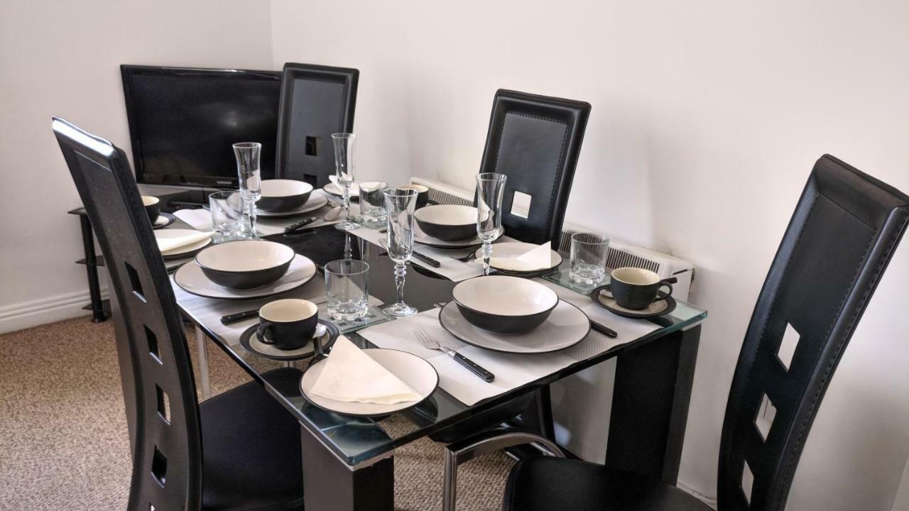 Riverview Luxury Short Stay Apartment Енискорти Екстериор снимка