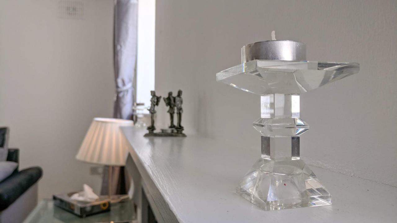 Riverview Luxury Short Stay Apartment Енискорти Екстериор снимка