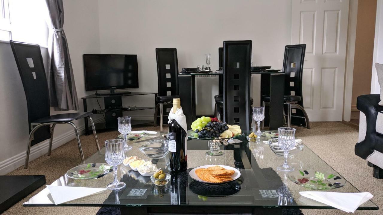 Riverview Luxury Short Stay Apartment Енискорти Екстериор снимка