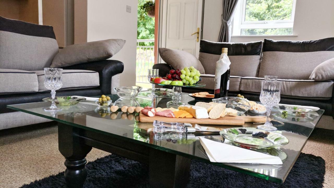 Riverview Luxury Short Stay Apartment Енискорти Екстериор снимка