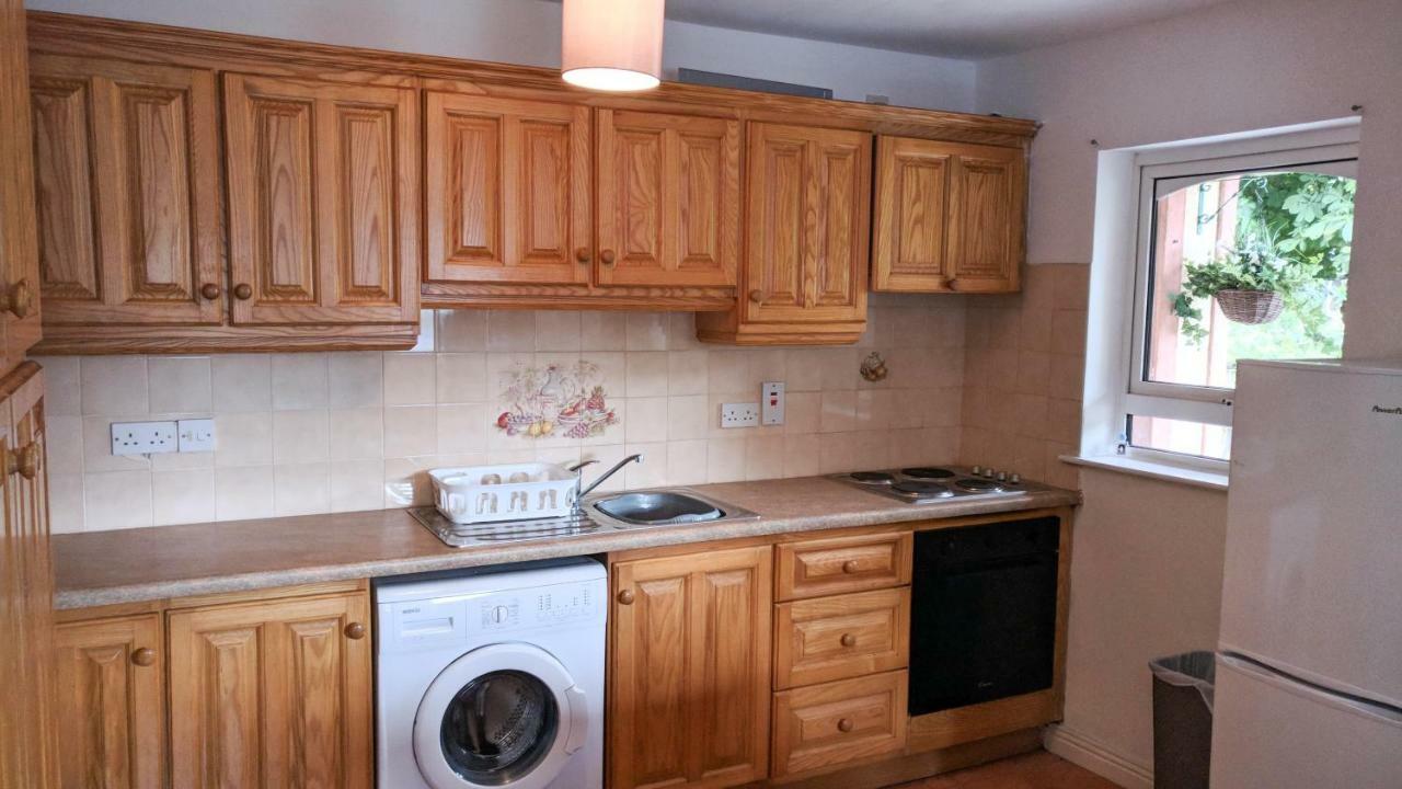 Riverview Luxury Short Stay Apartment Енискорти Екстериор снимка